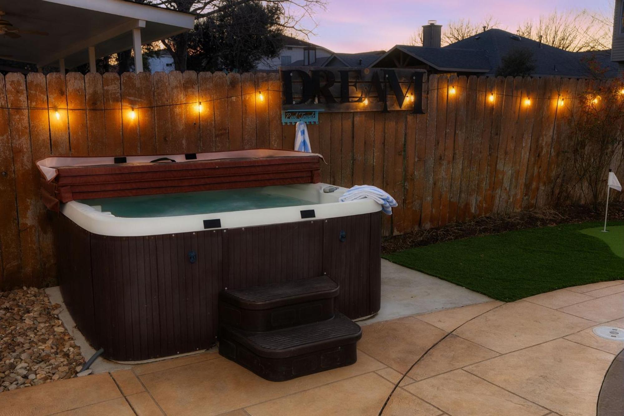 Pool Hottub Firepit Bbq Billiard Ps4 Golf Pflugerville Dış mekan fotoğraf